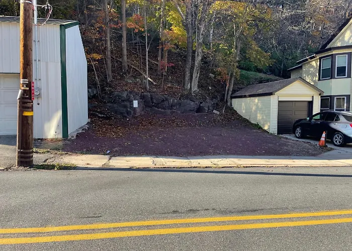 Spacious Broadway Home Downtown Western Modern Charm With Parking