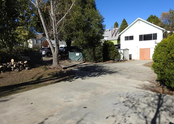 Miners Choice 3 Bedroom On Main St Bonus Rooms Sleeps Up To 9 Tv Wifi Piano