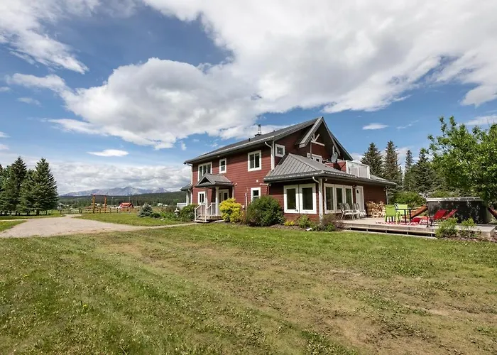 Tranquil Retreat With Heated Pool & Hot Tub