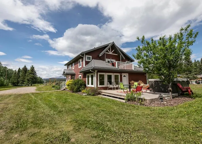 Tranquil Retreat With Heated Pool & Hot Tub