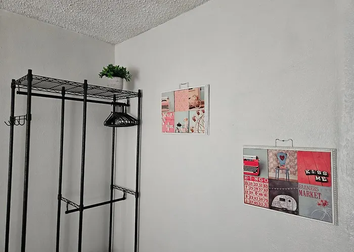 Charming Midwest 3 Bedrooms 2 Bathrooms