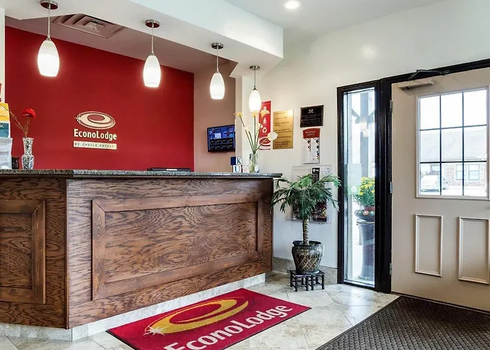 Econo Lodge Lawrence Near University