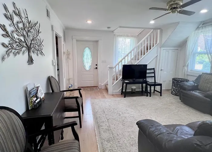 1 Min Walk To The Inn-Entire Colonial 3Br House With Tub & Fast Wifi
