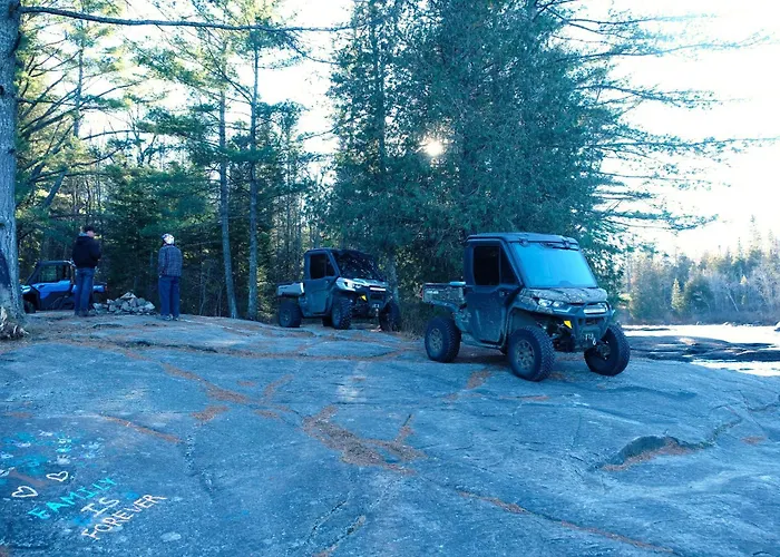 Four Seasons Algonquin Cabins