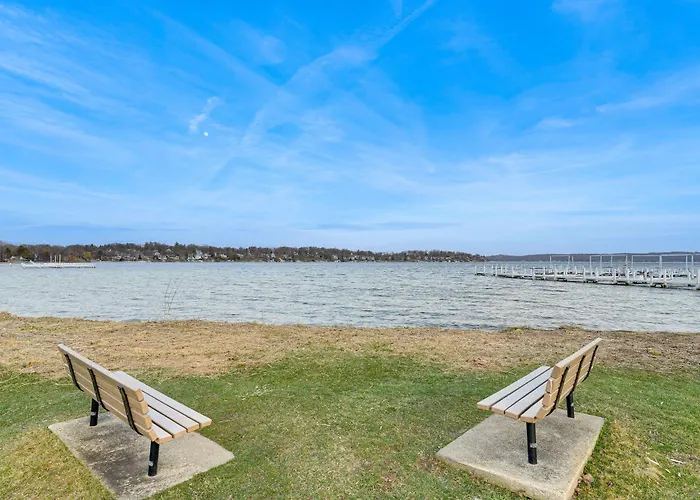 Williams Bay Retreat: Walk To Geneva Lake & Town!