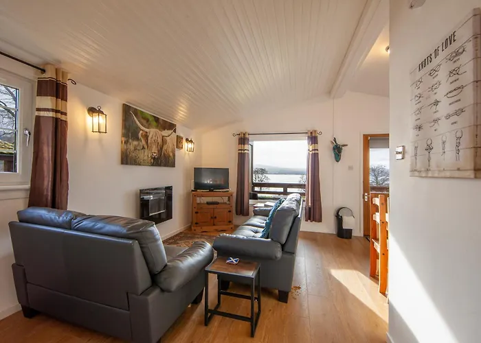 Appin Holiday Homes - Lodges, Shepherds Hut And Train Carriage Stays