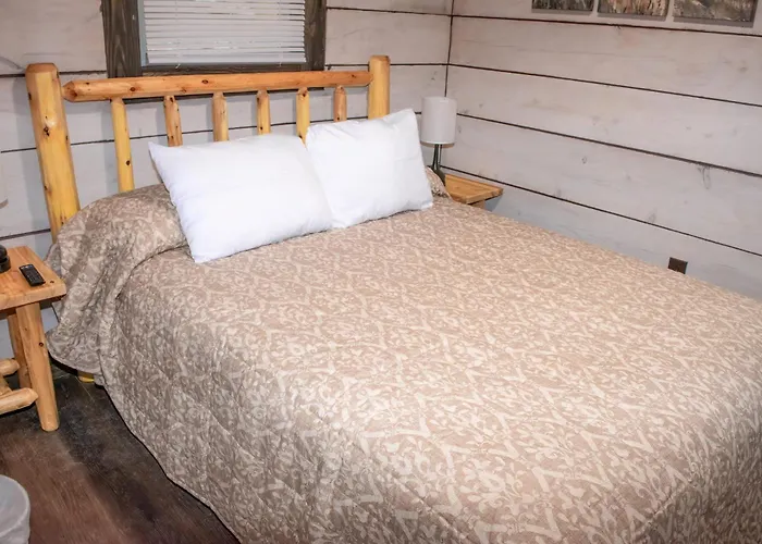 The Cabins At Pine Haven - Beckley