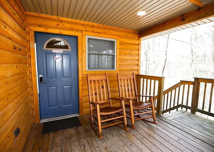 The Cabins At Pine Haven - Beckley