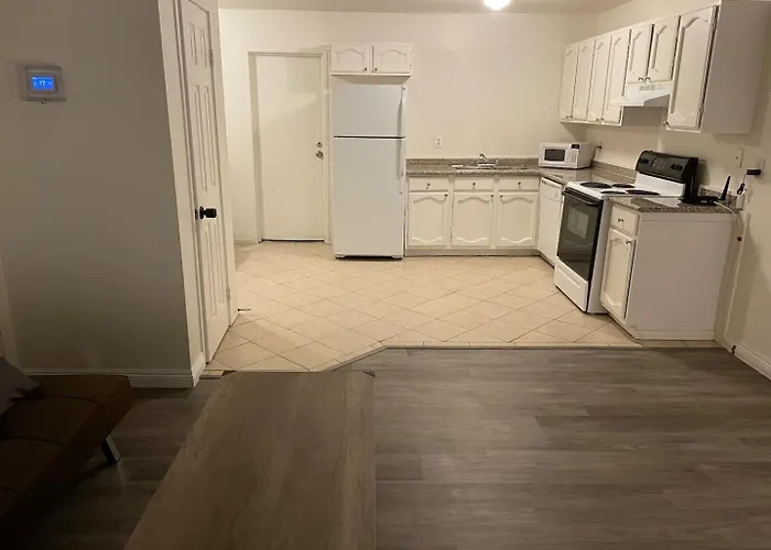 Golden Vegas Condo Next To Airport & University Las Vegas