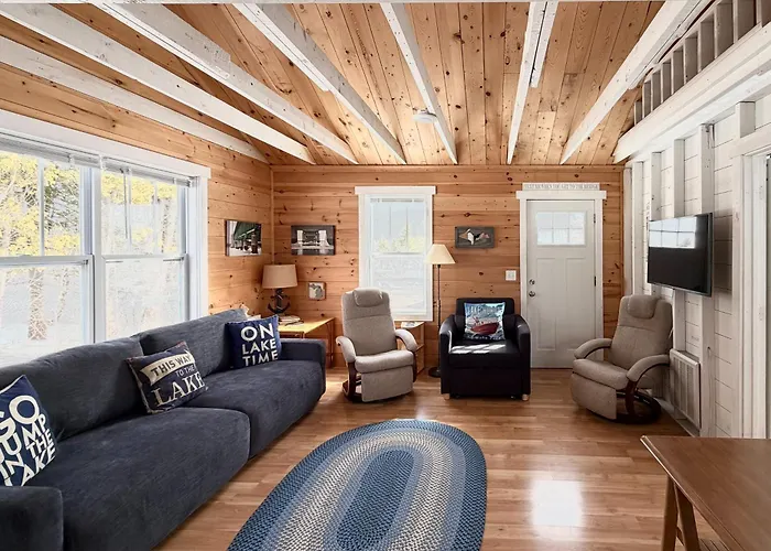 Cozy Cedarville Cottage - Walk To Lake Huron!