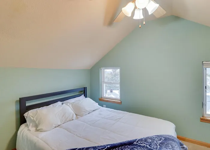 Mtn-View Home W/ Deck, 2 Mi To Mickelson Trail!