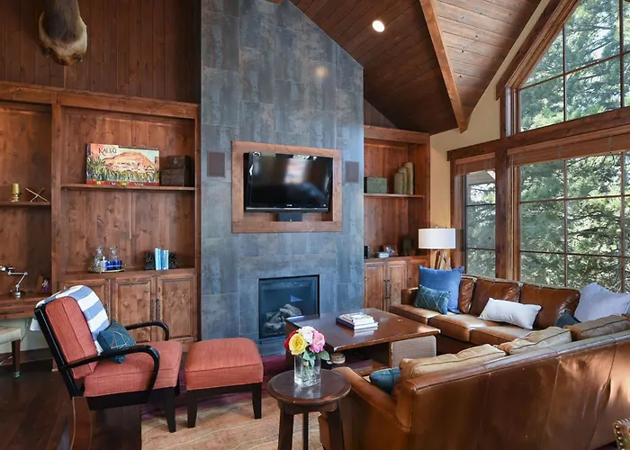 Luxury Northstar Home| Hot Tub| Walk To Ski Lifts