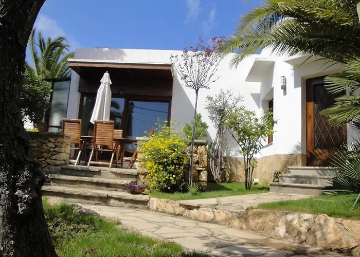 Villa Besides The Sea - 3 Bedrooms