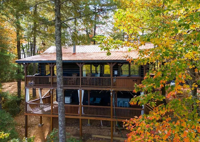 Fall Colors, Cozy Nights Hot Tub, Firepit, Mountain Views & 2 King Suites