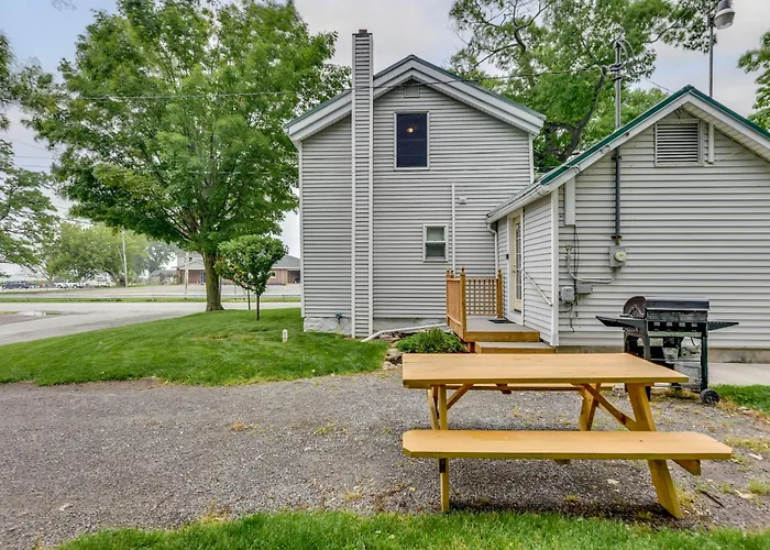 Point Breeze Vacation Rental, Walk To Lake Ontario