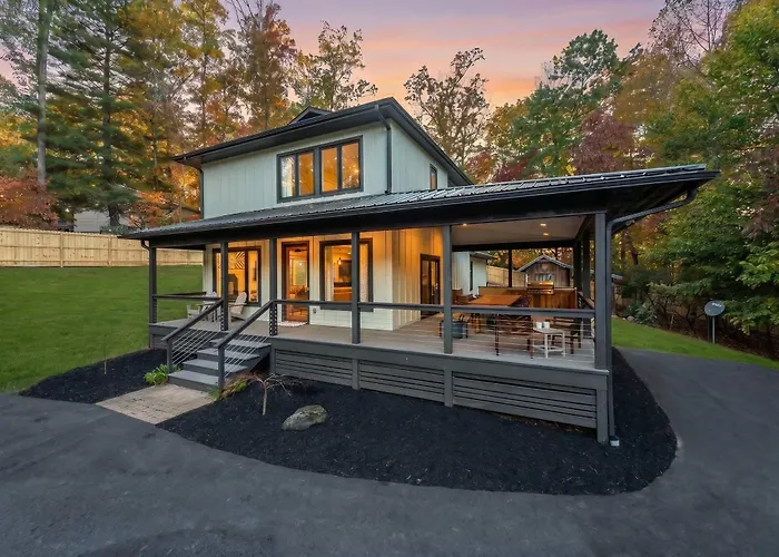 Near Asheville Hot Tub Fire Pit Bbq Sleeps 10
