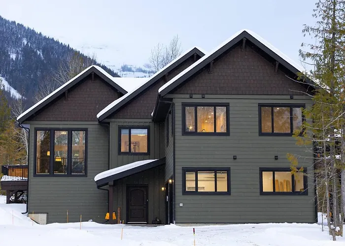 Powder House Chalet By Fernie Central Reservations