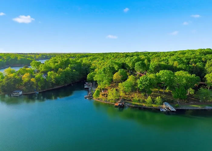 Cute And Comfy Cabin, Stunning Lakefront Views,