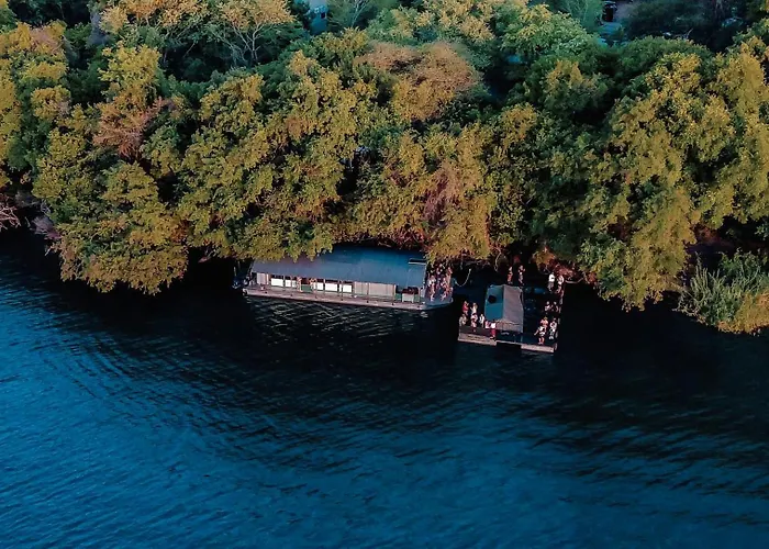Chobe House Villa And Chalets