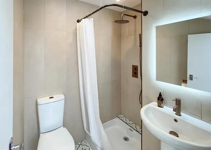 2 Bed In New Quay Oc-H30586