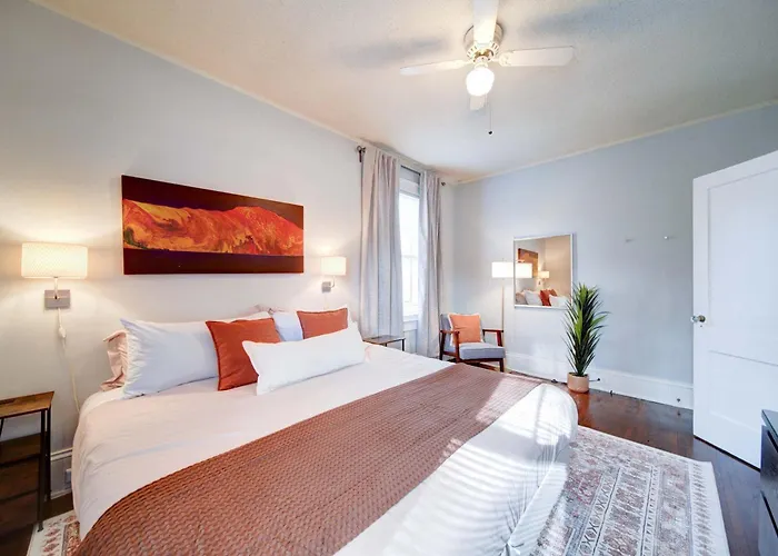Retro 1Br In Elizabeth With Porch & Eclectic Design