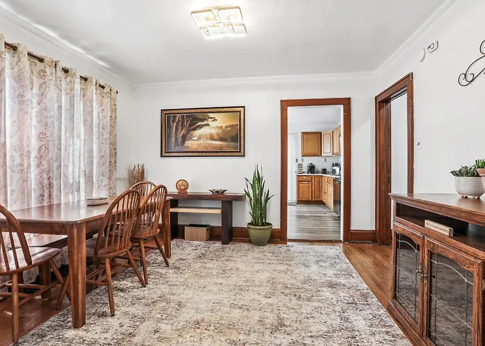 Spacious Stay Near Lambeau