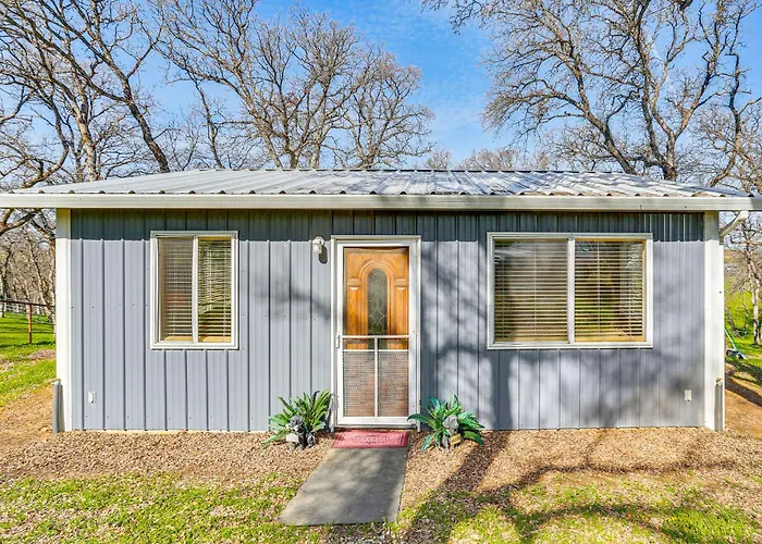 Fish, Hike & Relax: Rural Red Bluff Cottage