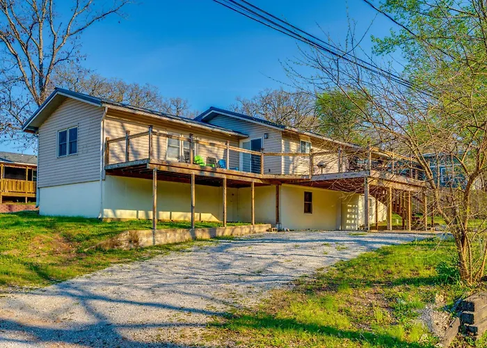 < 1/2 Mi To Marina: Missouri Lake Getaway