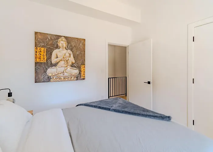 Modern 2Br Coach House, West Van- New Construction