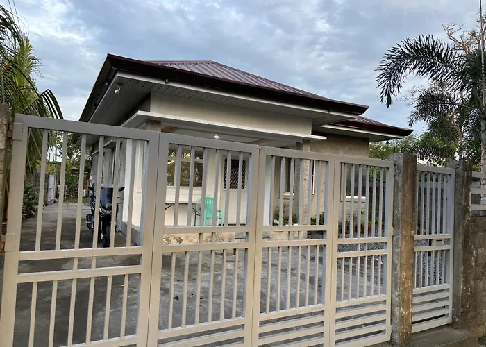 Three Bedrooms Vigan Stay And Short Drive To Tourist Spots