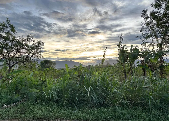 Three Bedrooms Vigan Stay And Short Drive To Tourist Spots