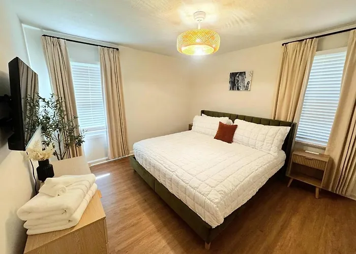 Cozy & Stylish Getaway Near Atl