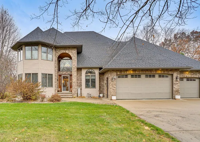 Rare Gem On A Ravine, Family Home In North Mankato