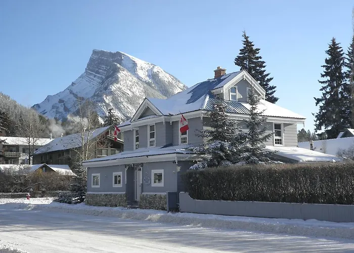 Three Peaks Banff Hotel