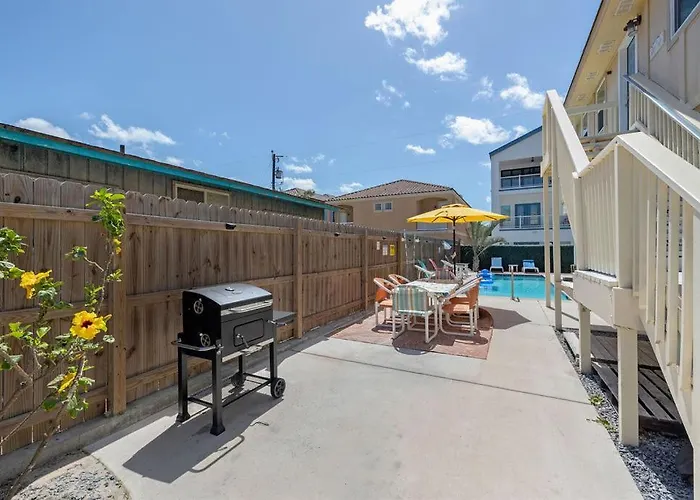 House Of Neptune Steps From The Sea And Private Pool