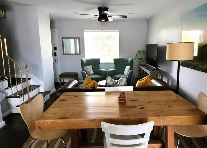 Capitol Hill Adj Home With Free St Parking And Garden Views