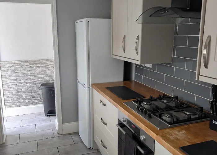 Spacious 3 Bed House Near Beach!