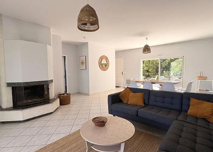 Spacieuse villa familiale avec terrasses à 500m du Bassin - FR-1-736-21