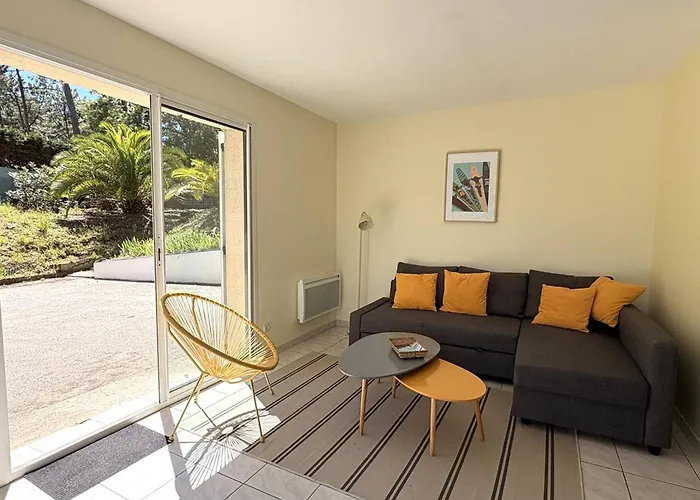 Spacieuse villa familiale avec terrasses à 500m du Bassin - FR-1-736-21