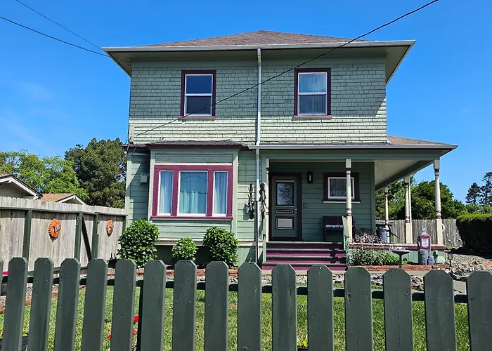 'Bella Rose' Lovely Eureka Home Near Redwoods!