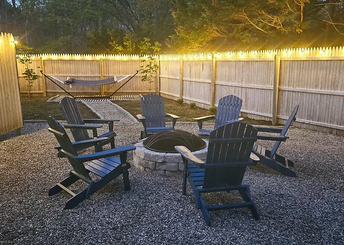 5 Mi To Beach: Cape Cod Getaway W/ Grill