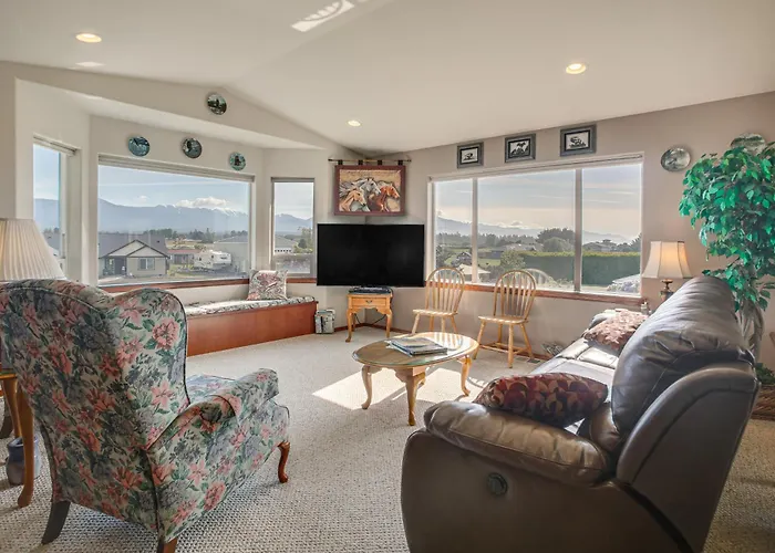Charming Sequim House W/ Olympic Peninsula Views!