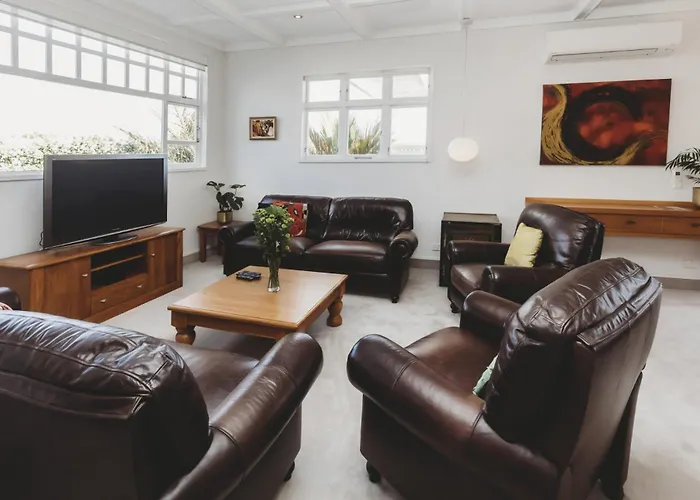 The Front Office - Charming 3Br Heritage Home