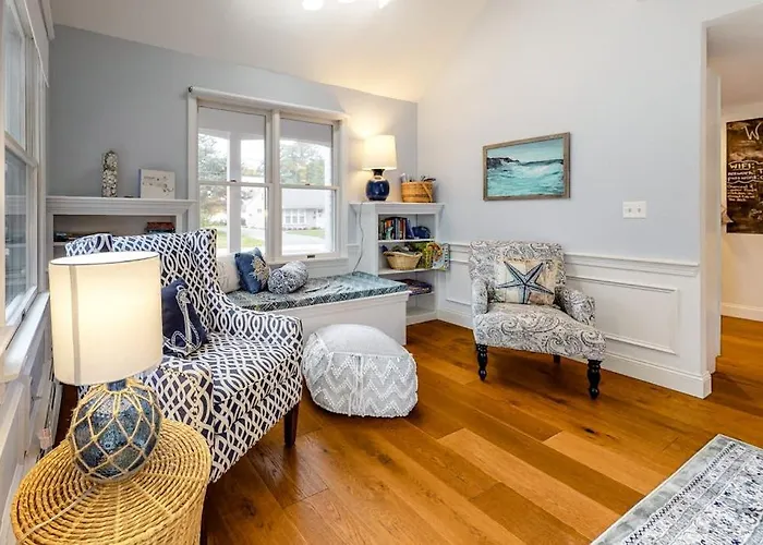 Ferry Harbor Cottage