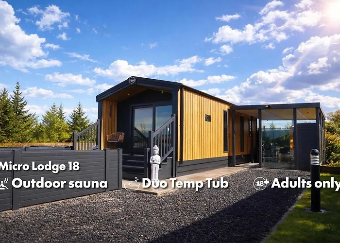 Arranview Lochside Pods & Lodges All With Private Hot-Tubs