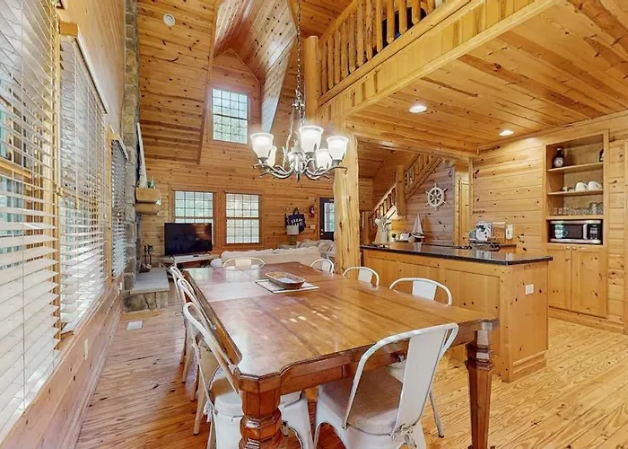 Kingfisher Cove Cabin 19