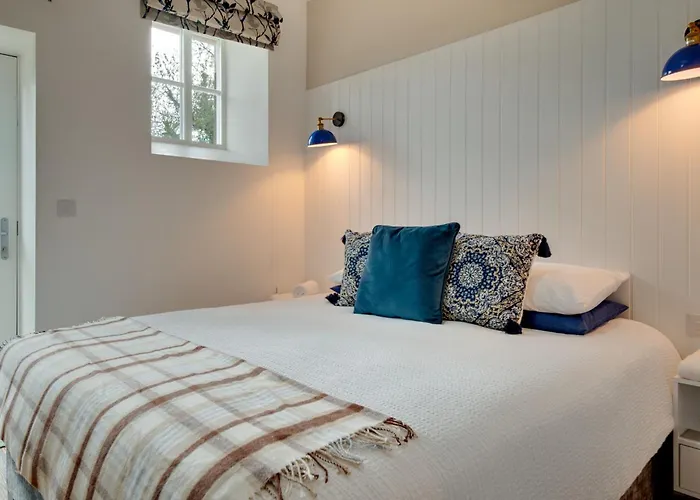 The Kennelman 2 Bedroom Option