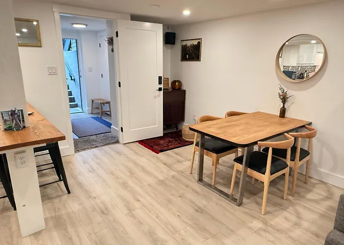 The Orange Door Bungalow- 2-Br W Private Yard, Walkable To Cafes & Restaurants, 10 Min To Dt