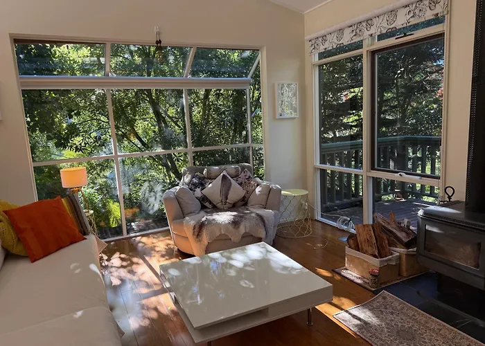 Sassafras Treehouse Private Home In The Dandenong Ranges, Victoria