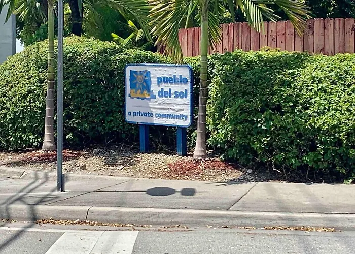 Tropical Oasis Home W Community Pool Great Area